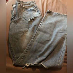 Women’s light wash jeans